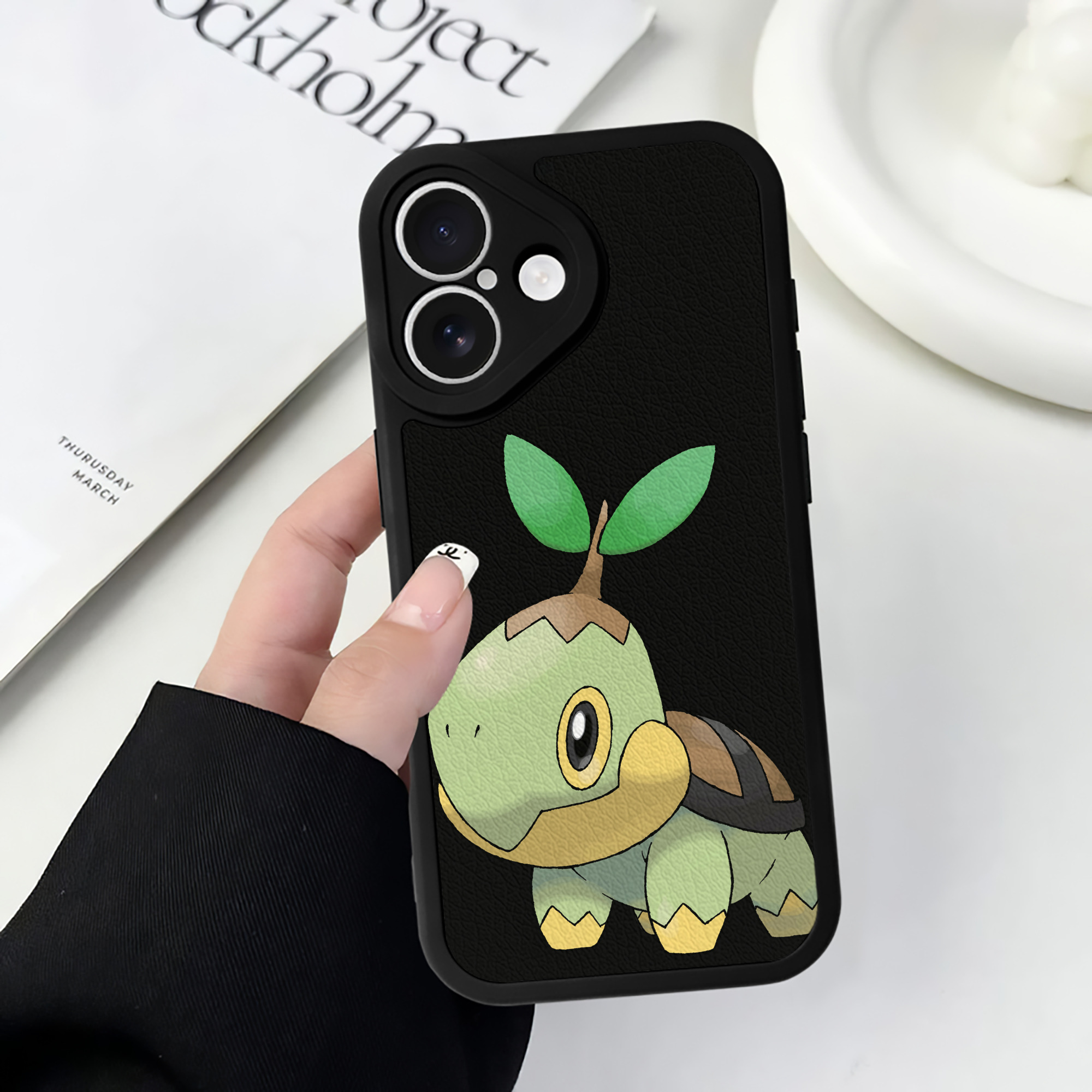（画像用） ポケットモンスター Pokémon 【iPhone 16シリーズ対応】シリコンスマホケース（レザー調） 材質：シリコン